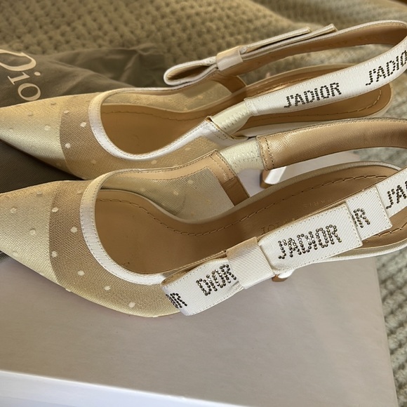 Stop and read ๐๐ฏ Authentic Dior heels Has been stolen by breaking in - Picture 2 of 3